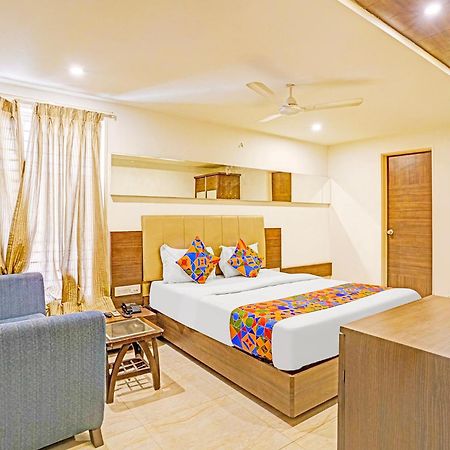 Fabhotel Prime Sky Light Vadodara Exteriör bild