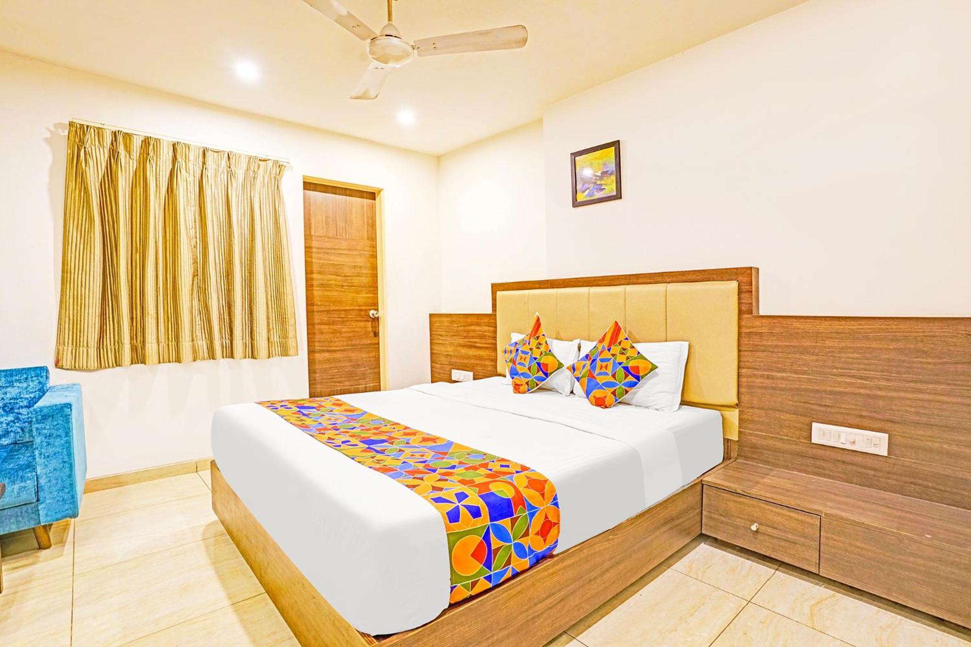 Fabhotel Prime Sky Light Vadodara Exteriör bild