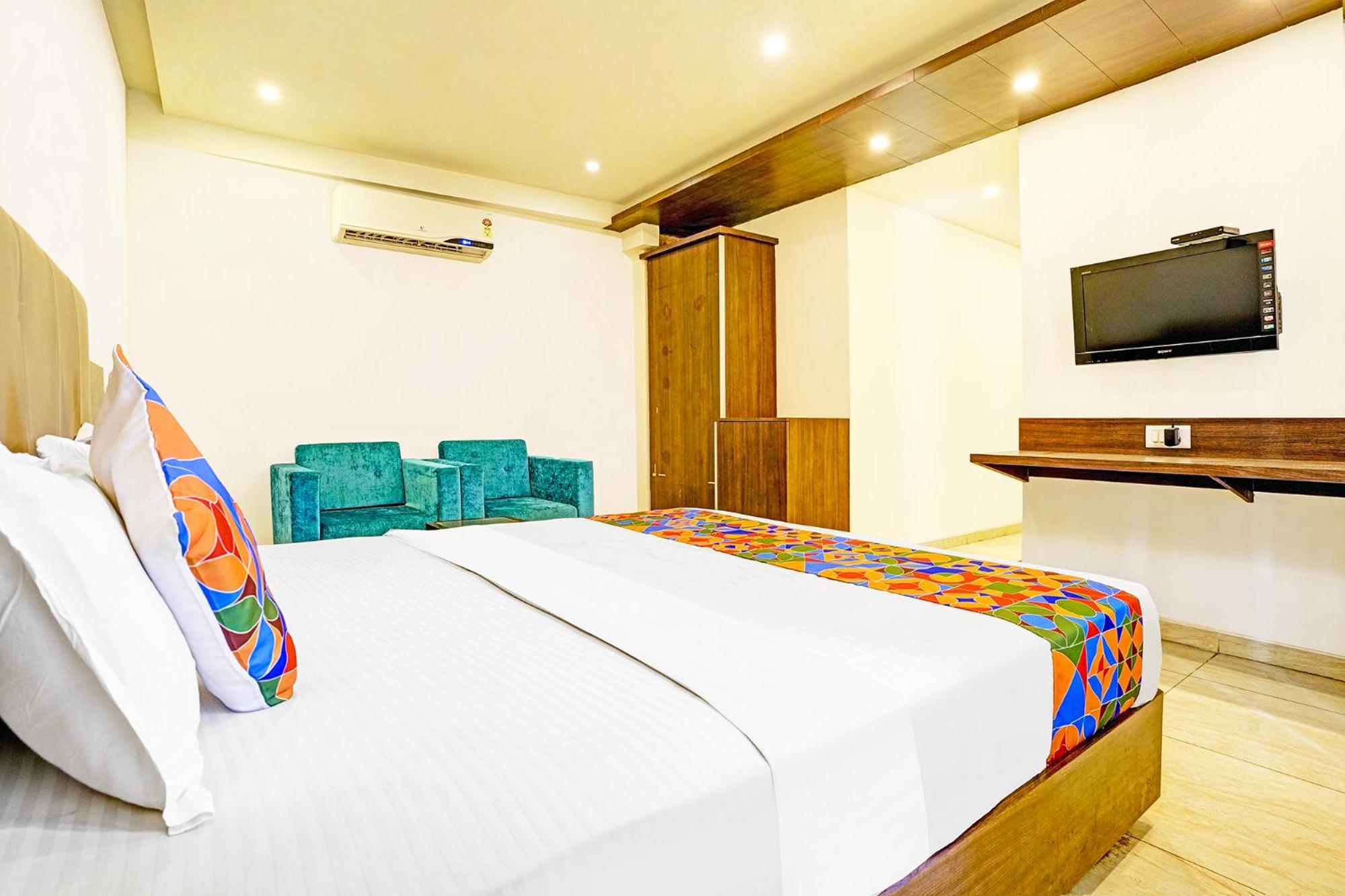 Fabhotel Prime Sky Light Vadodara Exteriör bild