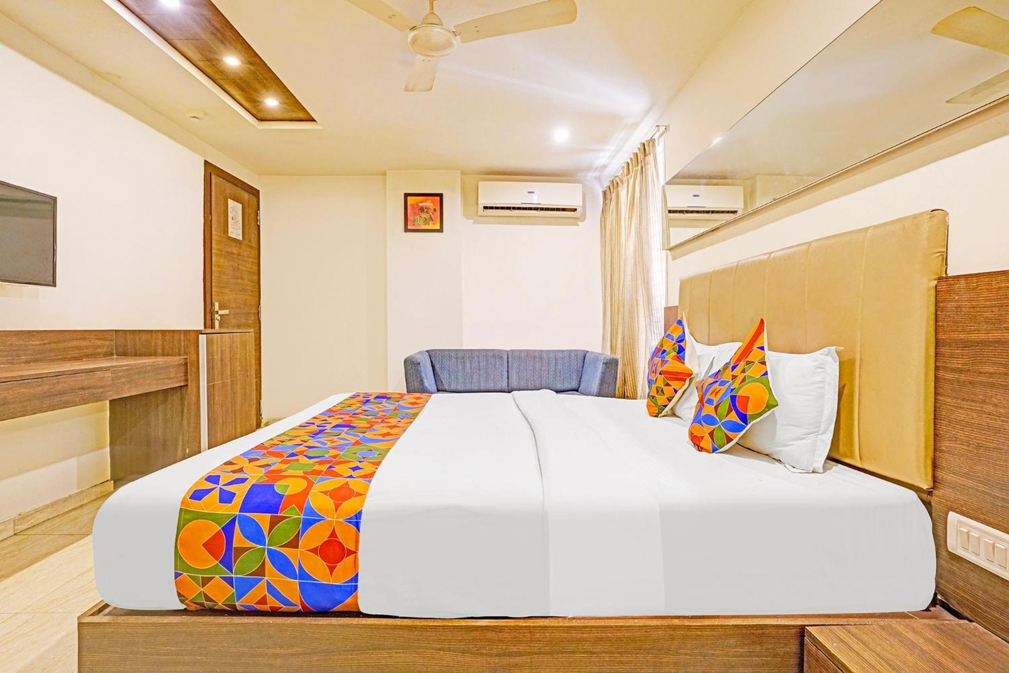 Fabhotel Prime Sky Light Vadodara Exteriör bild