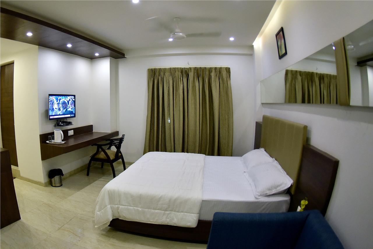 Fabhotel Prime Sky Light Vadodara Exteriör bild
